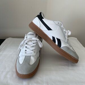 Reebok Sz 9 women’s Forte Lounger white, grey beige leather and suede Like new